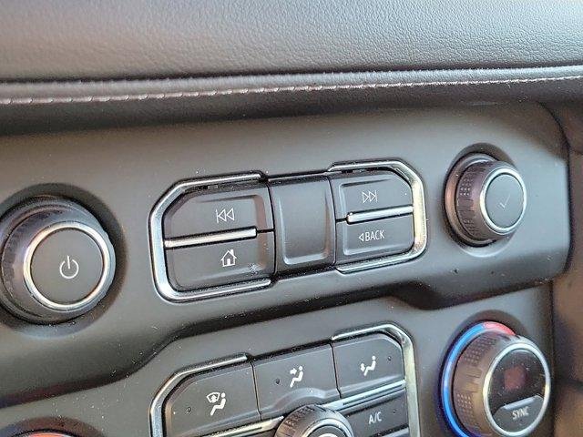 Used 2022 Chevrolet Tahoe Z71 w/ Off-Road Capability Package image 31