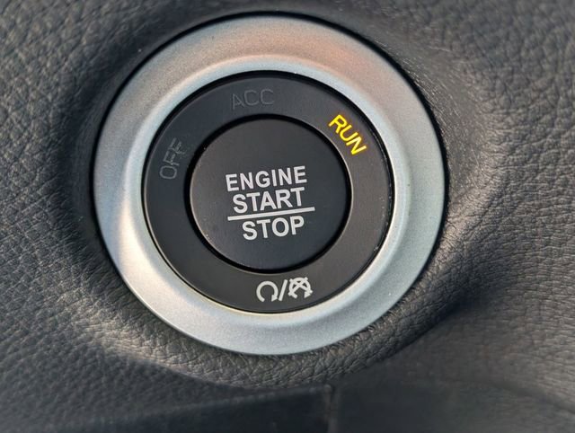 New 2026 Chrysler Pacifica Select image 21