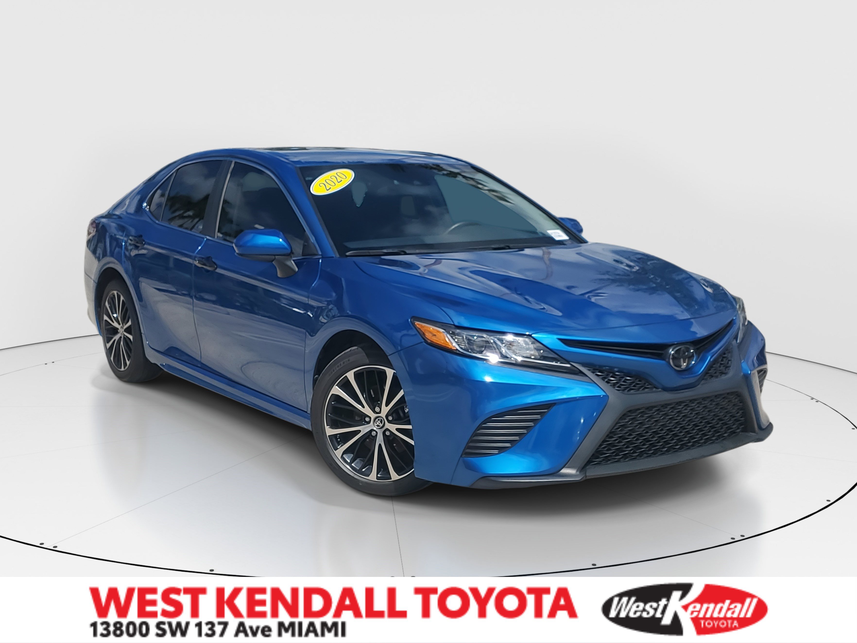 Used 2020 Toyota Camry SE w/ Phone Cable & Charge Package