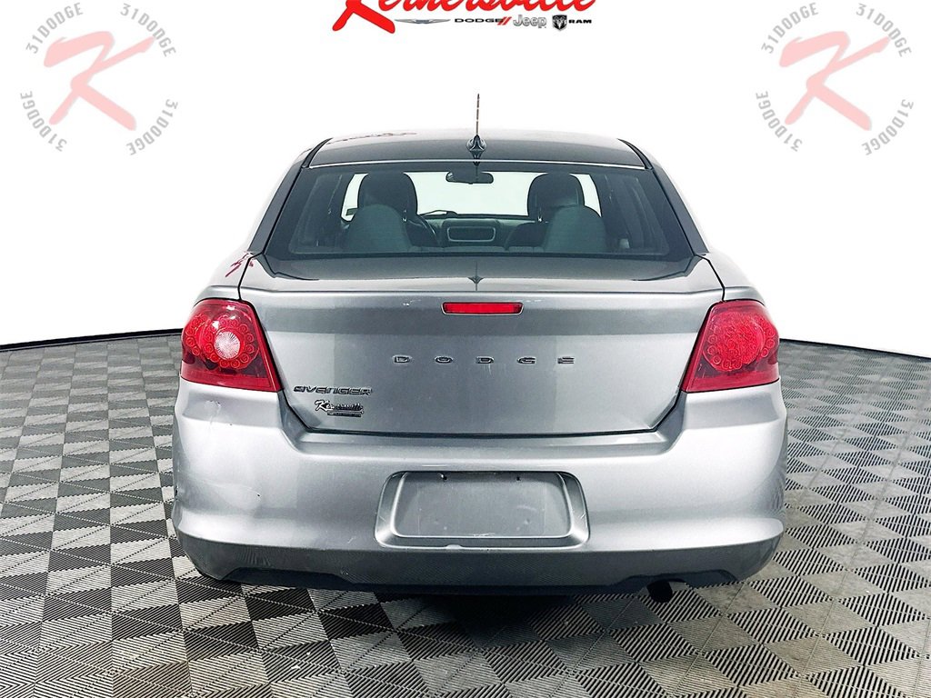 Used 2013 Dodge Avenger SE image 6