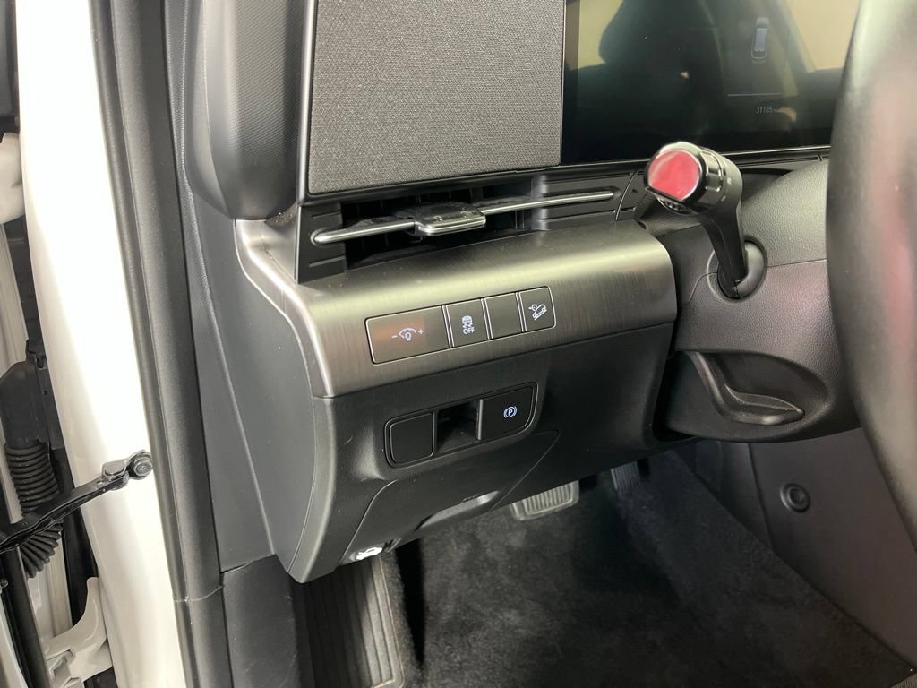 Used 2025 Hyundai Kona SEL AWD/4WD image 25