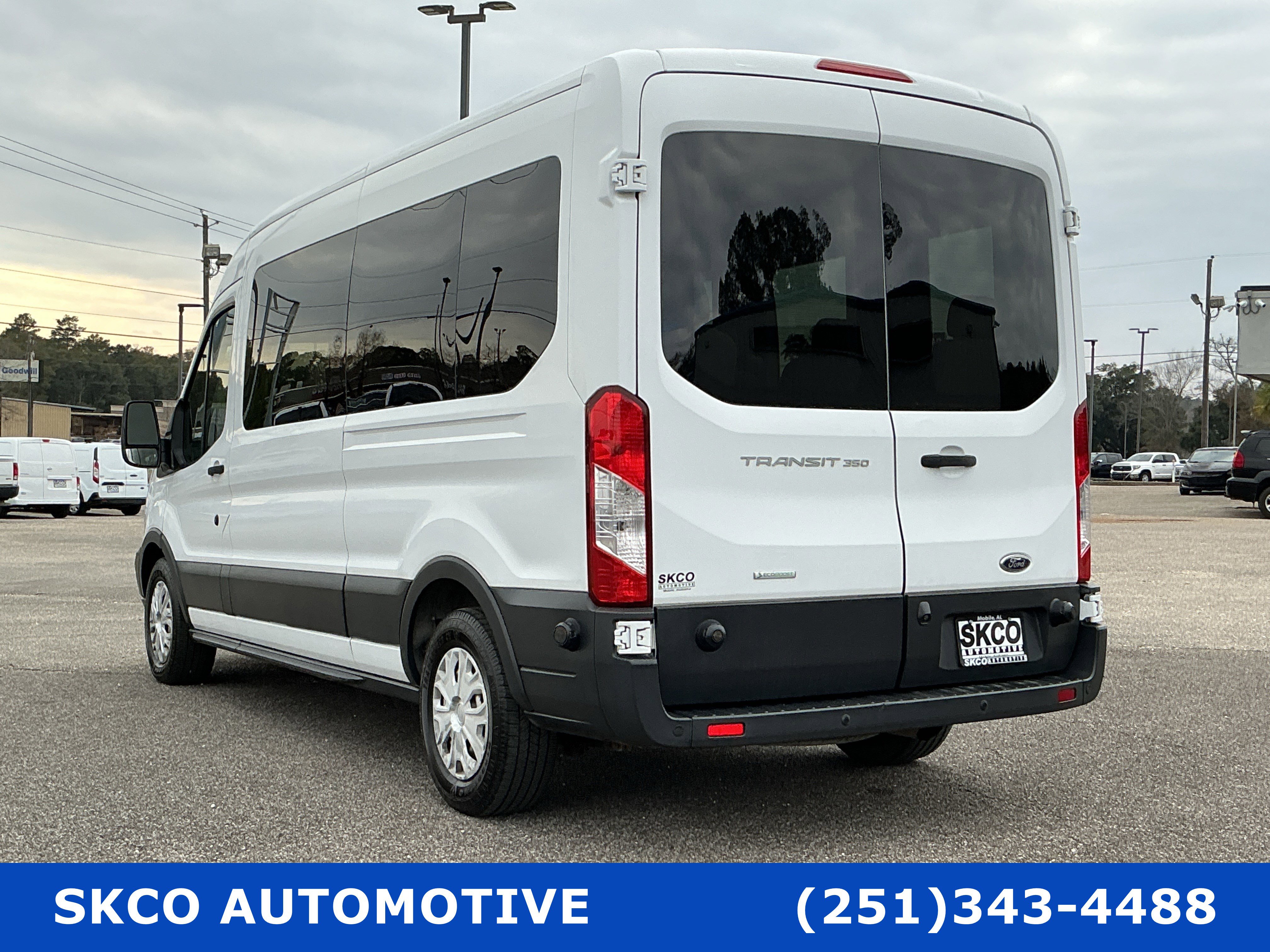 Used 2016 Ford Transit 350 XL image 3