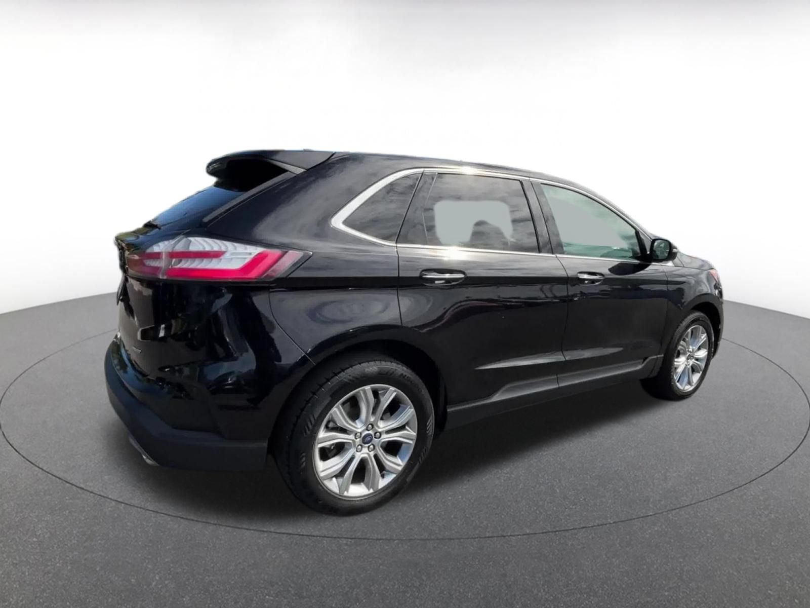 Used 2022 Ford Edge Titanium w/ Equipment Group 301A AWD/4WD image 14