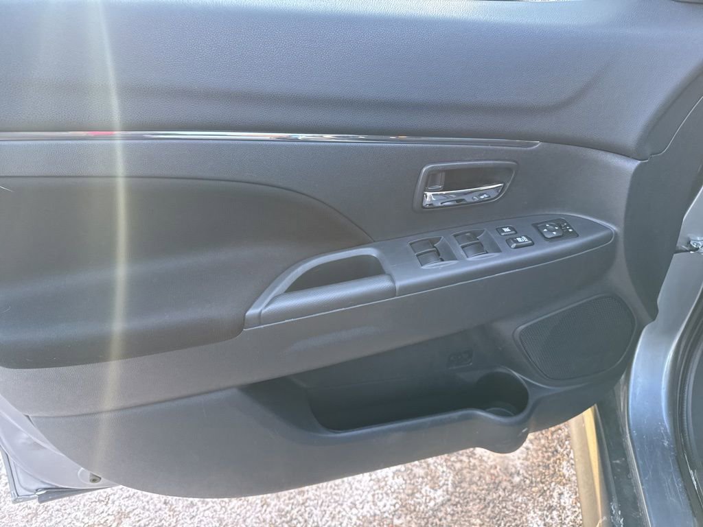 Used 2025 Mitsubishi Outlander Sport ES image 16