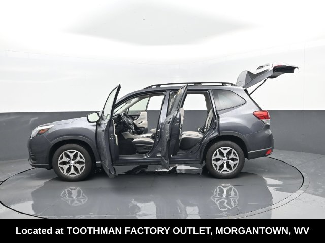Used 2023 Subaru Forester Premium AWD/4WD image 32