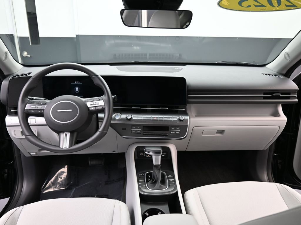 Certified 2025 Hyundai Kona SEL image 10