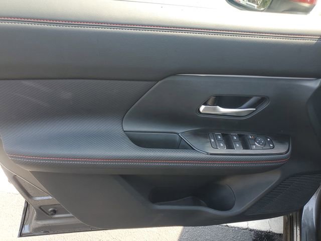 Certified 2025 Nissan Kicks SR FWD image 13