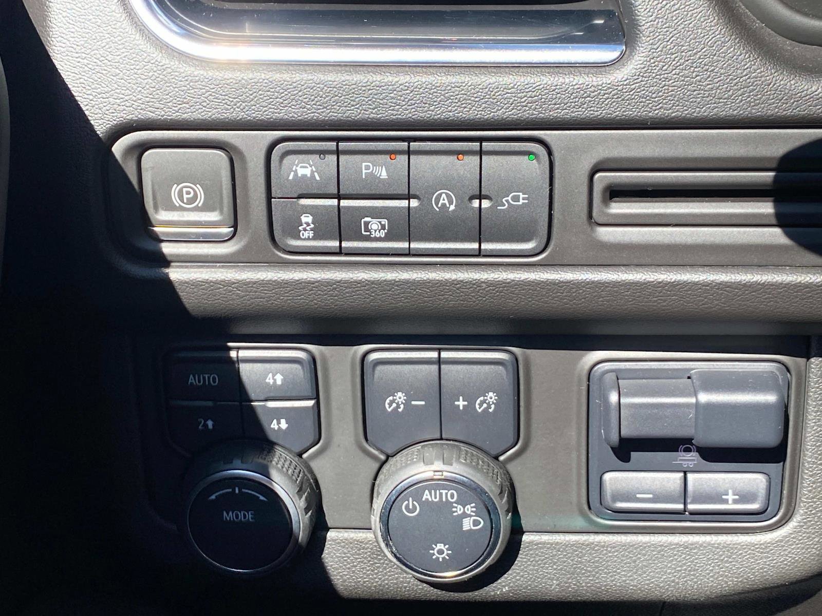 Used 2022 Chevrolet Tahoe RST w/ Luxury Package image 20