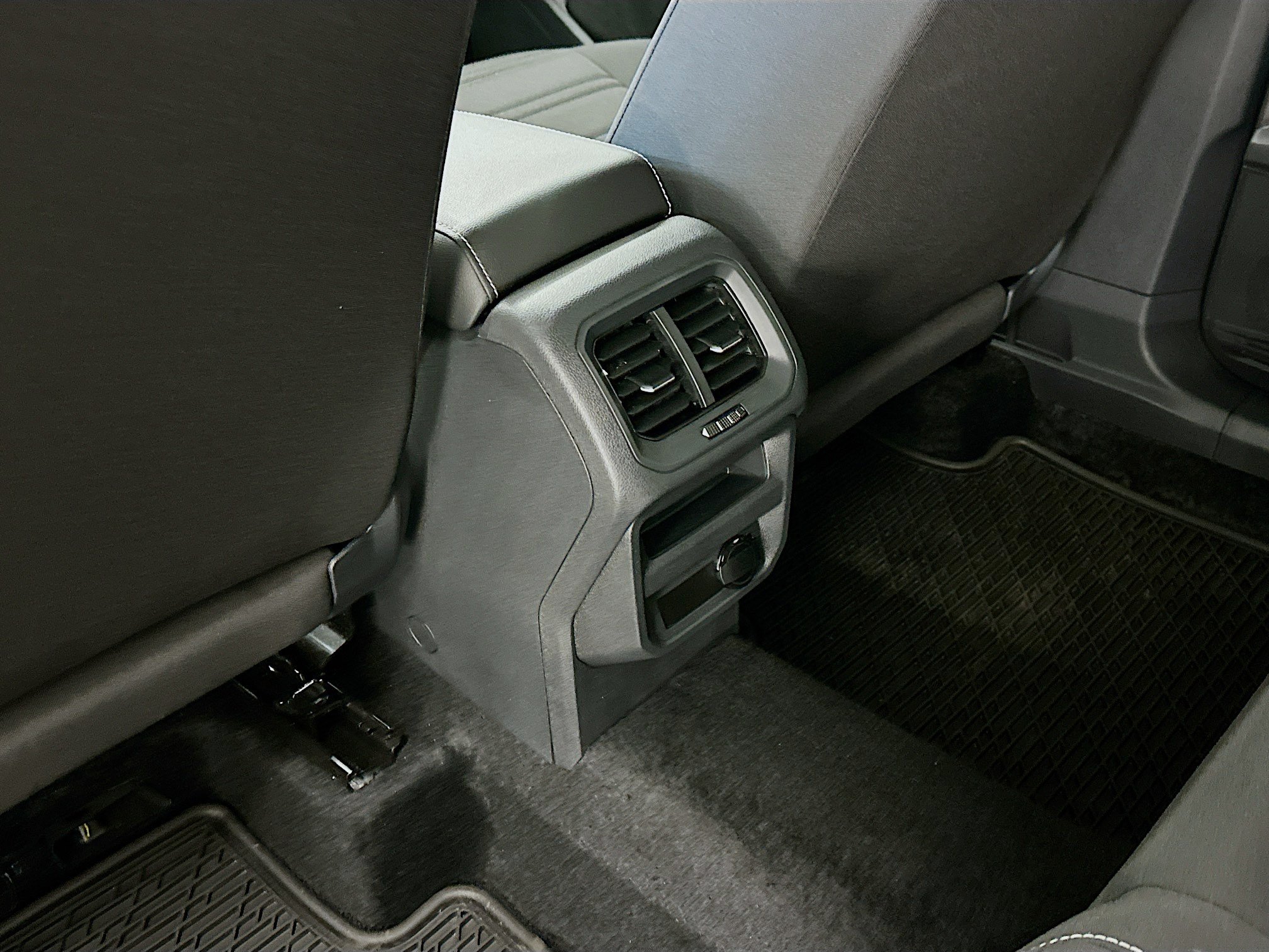 Used 2024 Volkswagen Tiguan S AWD/4WD image 27