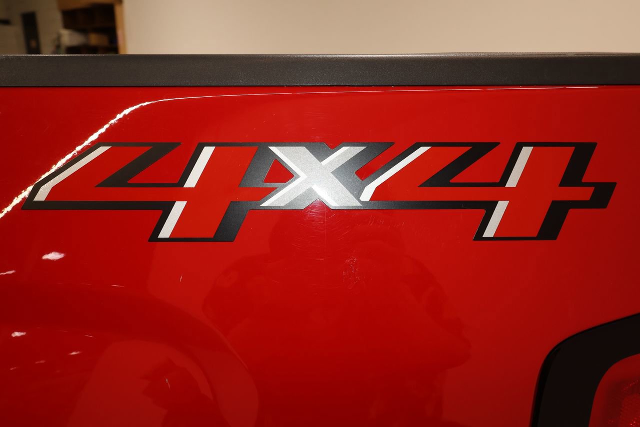 Used 2018 Chevrolet Silverado 1500 LT w/ All Star Edition image 32