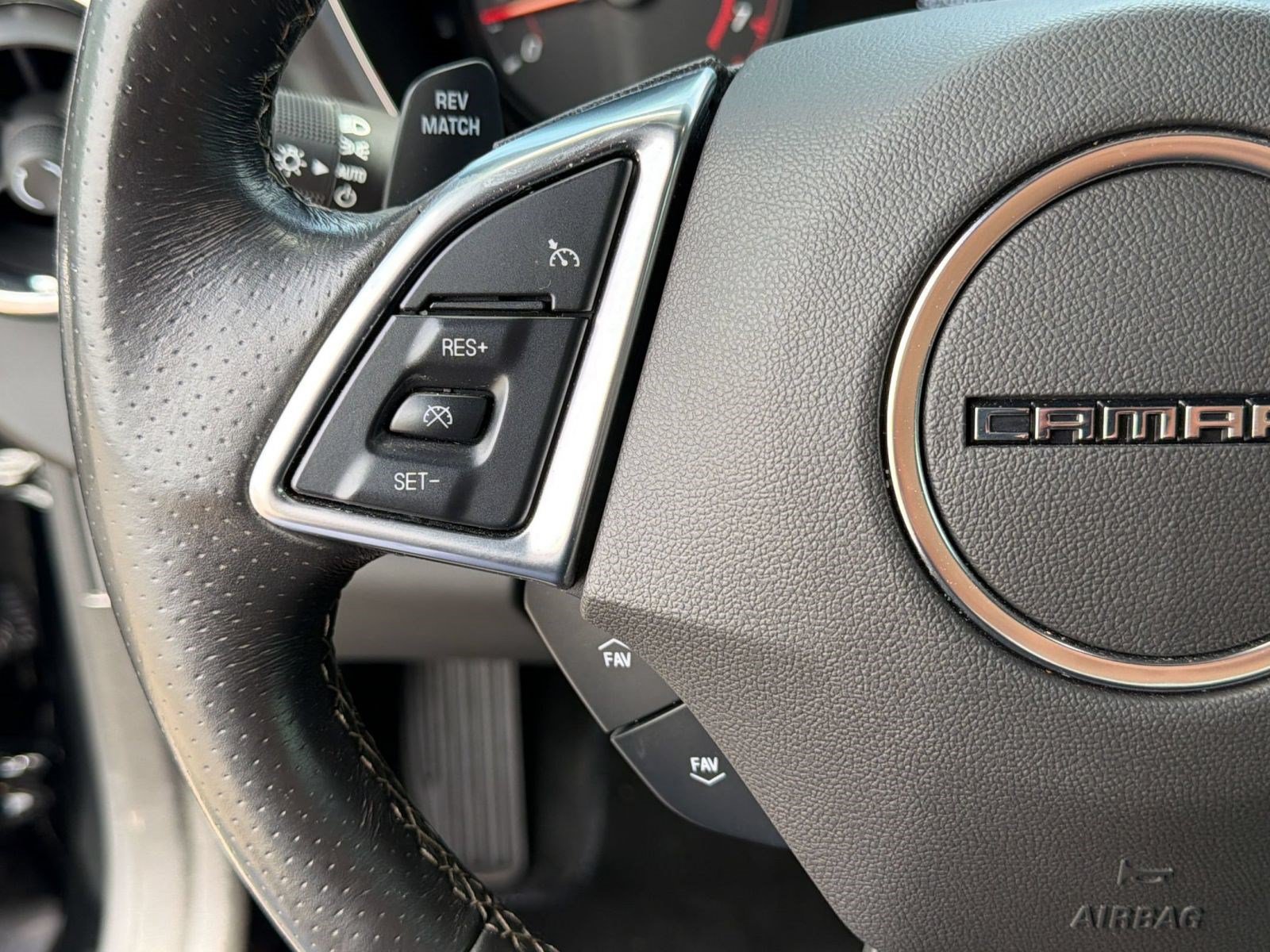 Used 2018 Chevrolet Camaro SS RWD image 15