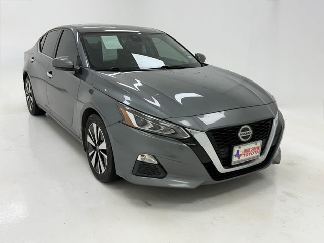 Used 2021 Nissan Altima 2.5 SV w/ SV Premium Package FWD image 2