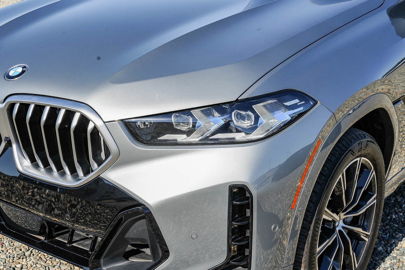 Used 2024 BMW X6 xDrive40i w/ Premium Package AWD/4WD image 8