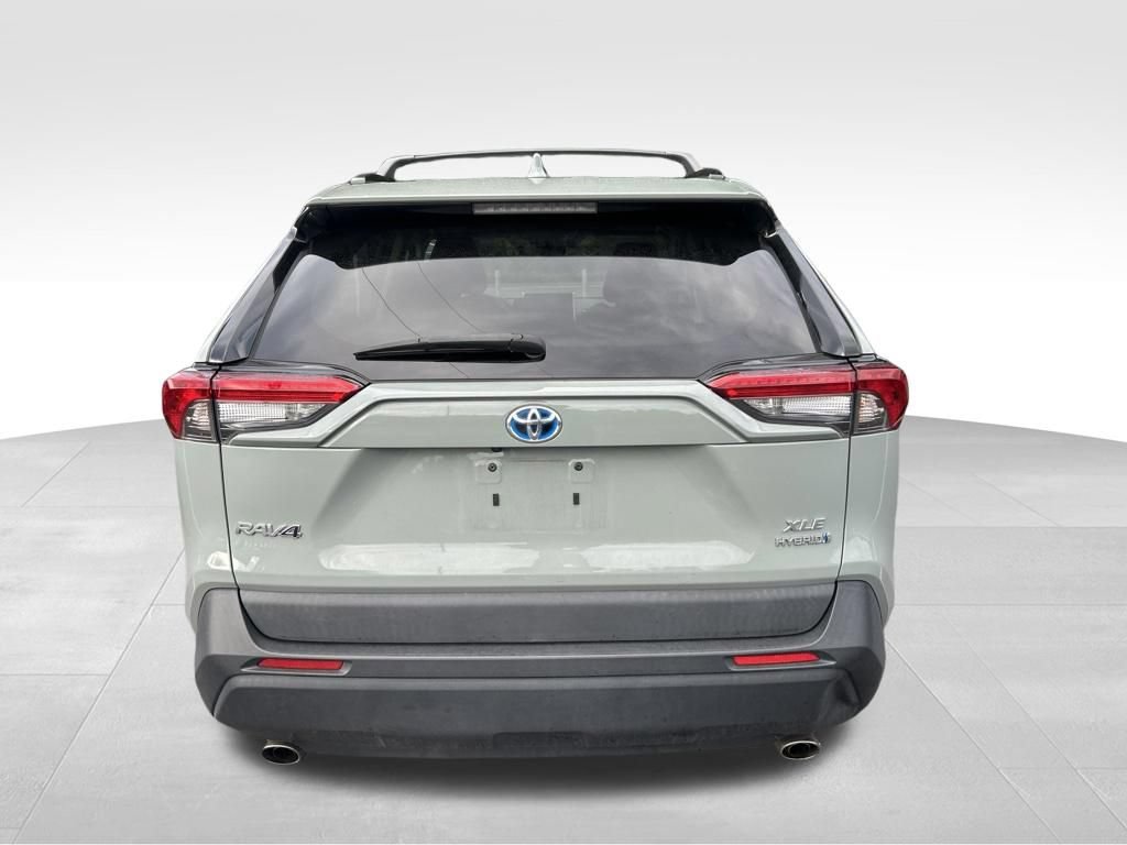 Certified 2020 Toyota RAV4 XLE w/ Convenience Package AWD/4WD image 4