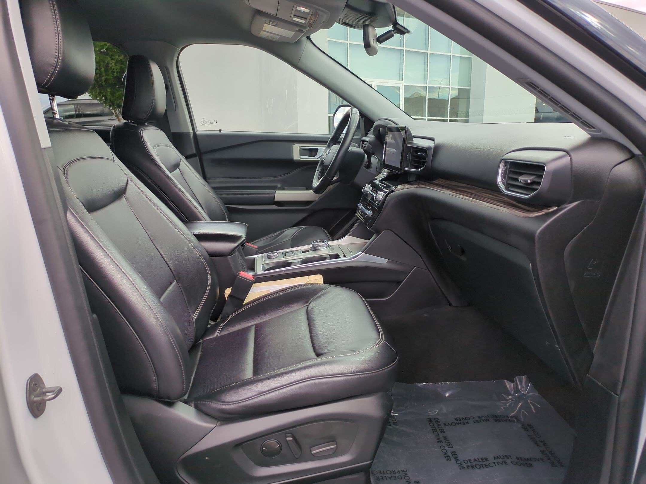 Certified 2023 Ford Explorer Limited AWD/4WD image 32