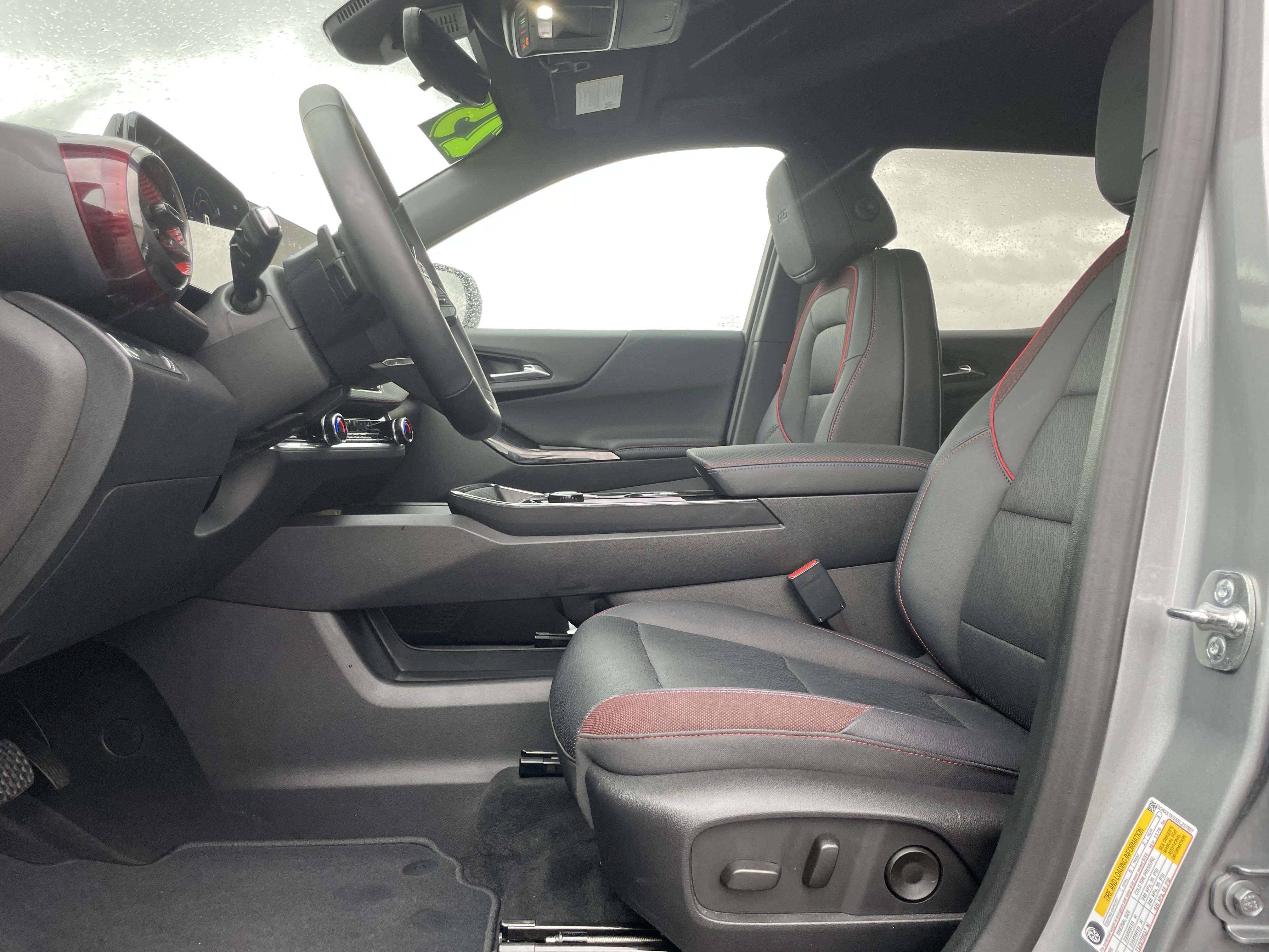 Used 2025 Chevrolet Equinox RS w/ Safety and Technology Package image 12