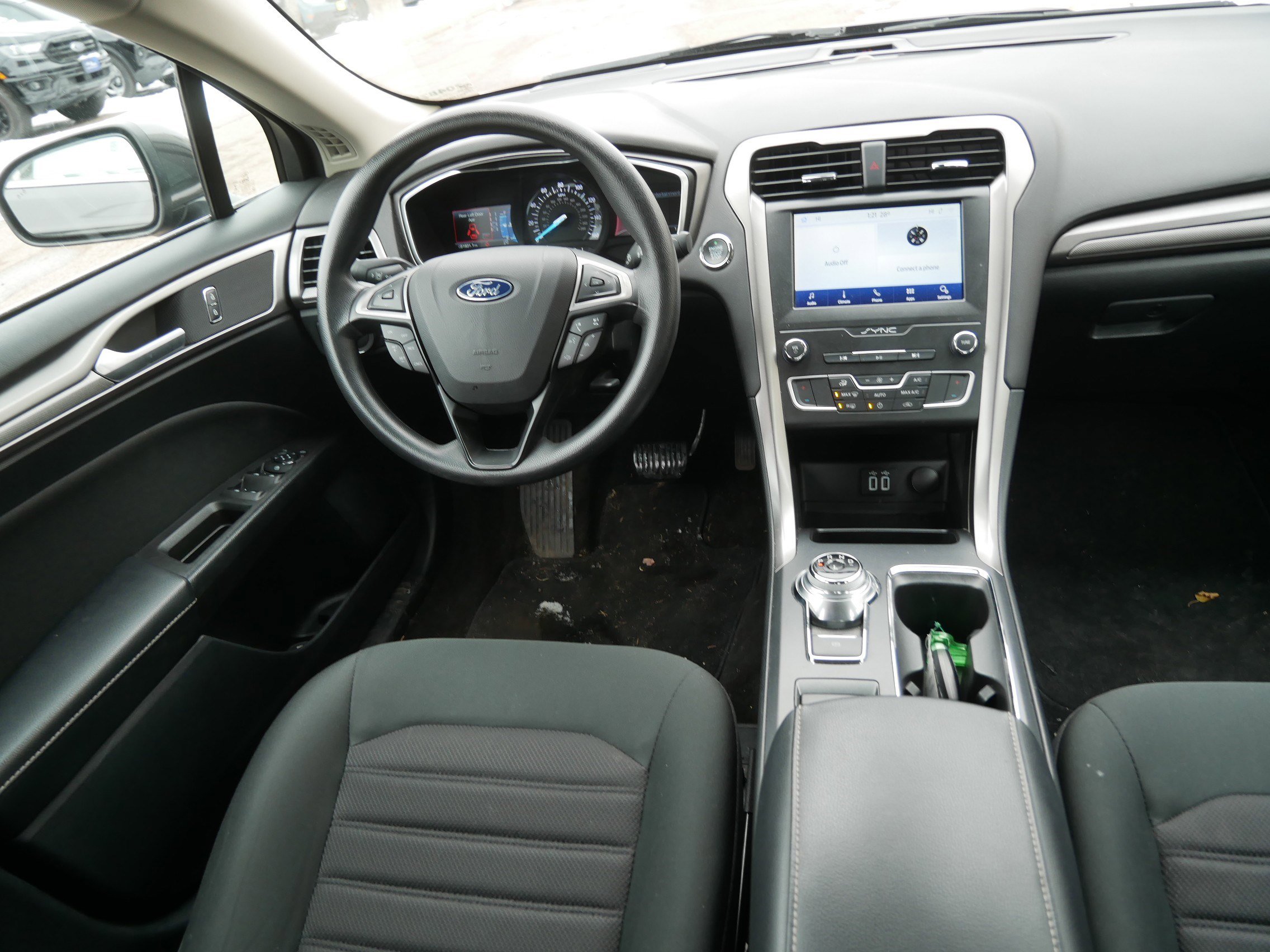 Used 2020 Ford Fusion SE image 9