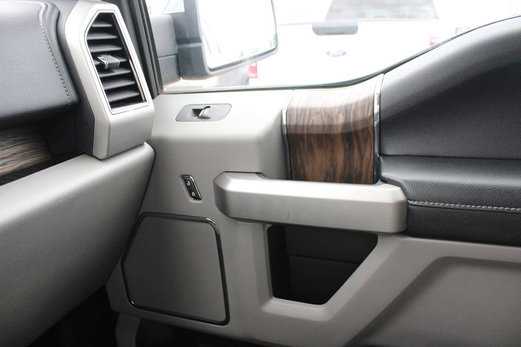 Used 2019 Ford F150 Lariat w/ Equipment Group 502A Luxury AWD/4WD image 20