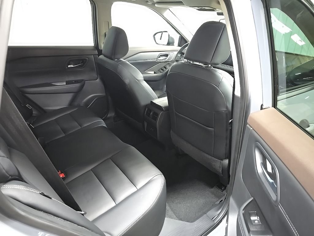 Used 2023 Nissan Rogue SL image 18