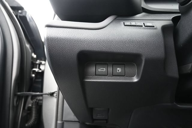 Certified 2026 Toyota Crown AWD/4WD image 31