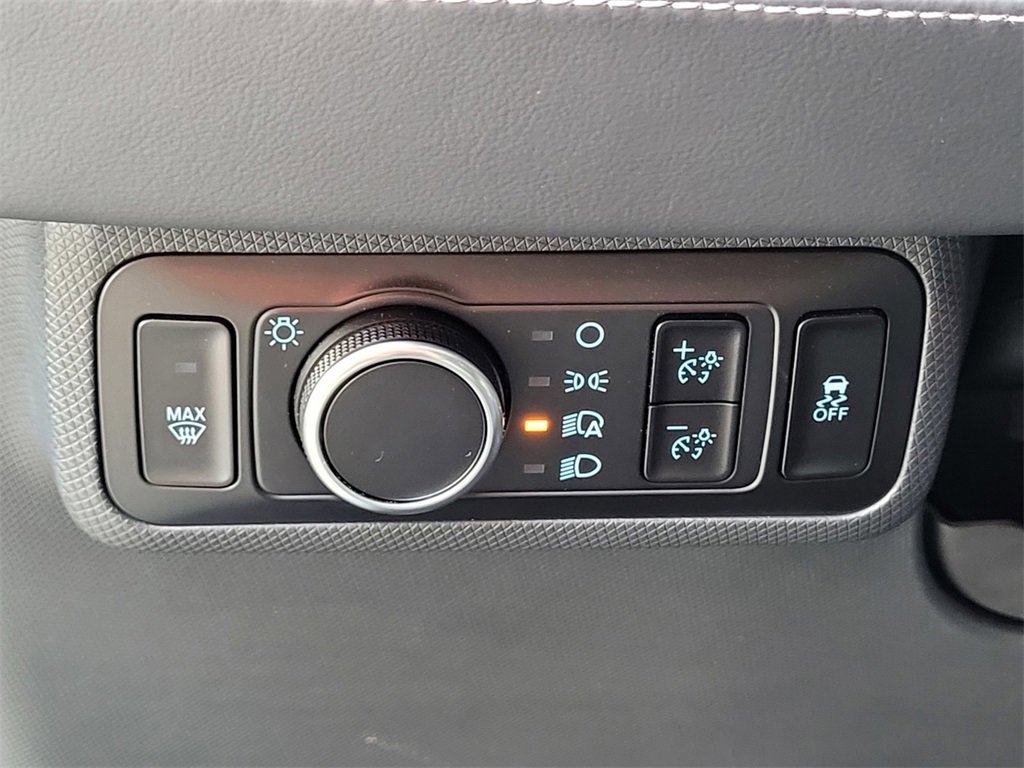 Used 2024 Ford Mustang Mach-E Select image 11