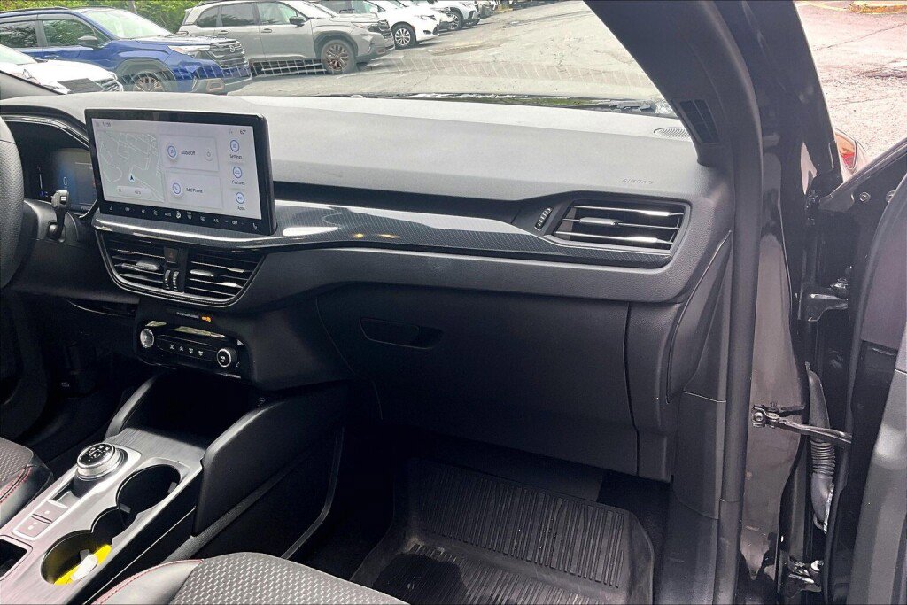 Used 2023 Ford Escape ST-Line w/ Tech Pack #1 AWD/4WD image 11