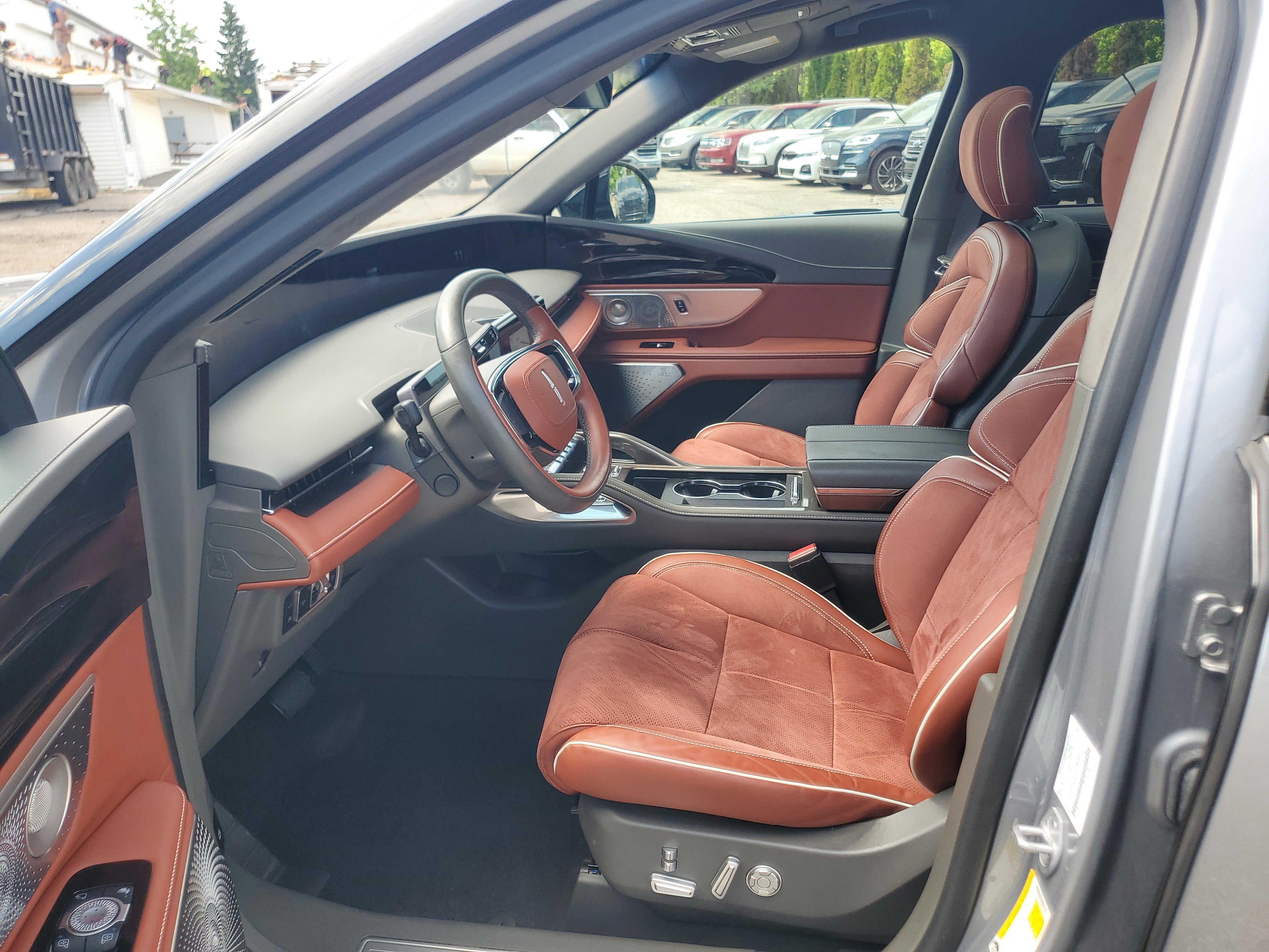 Certified 2024 Lincoln Nautilus Black Label w/ Jet Appearance Package (87T) AWD/4WD image 12