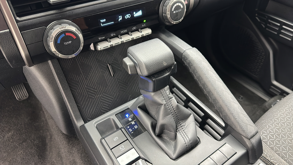 Used 2025 Toyota 4Runner SR5 AWD/4WD image 19