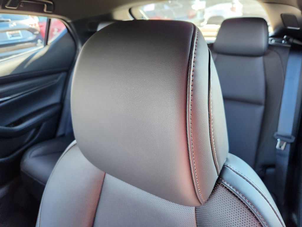 New 2026 MAZDA MAZDA3 Hatchback w/Premium Plus Pkg image 5