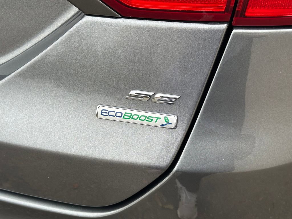 Used 2014 Ford Fusion SE w/ Equipment Group 202A image 16