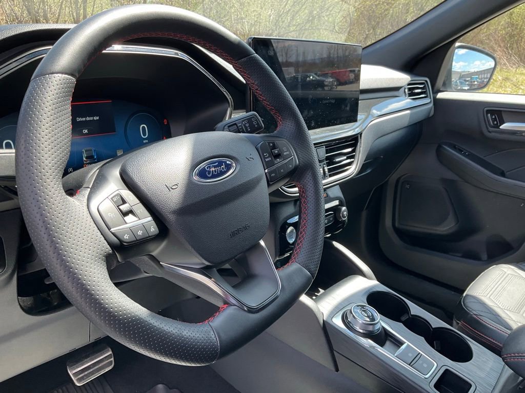 Certified 2023 Ford Escape ST-Line Elite w/ Premium Technology Package AWD/4WD image 17