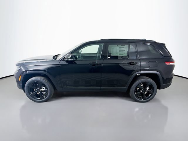 New 2025 Jeep Grand Cherokee Limited w/ Black Appearance Package image 4