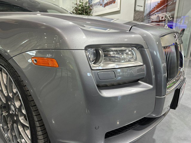 Used 2010 Rolls-Royce Ghost RWD image 28
