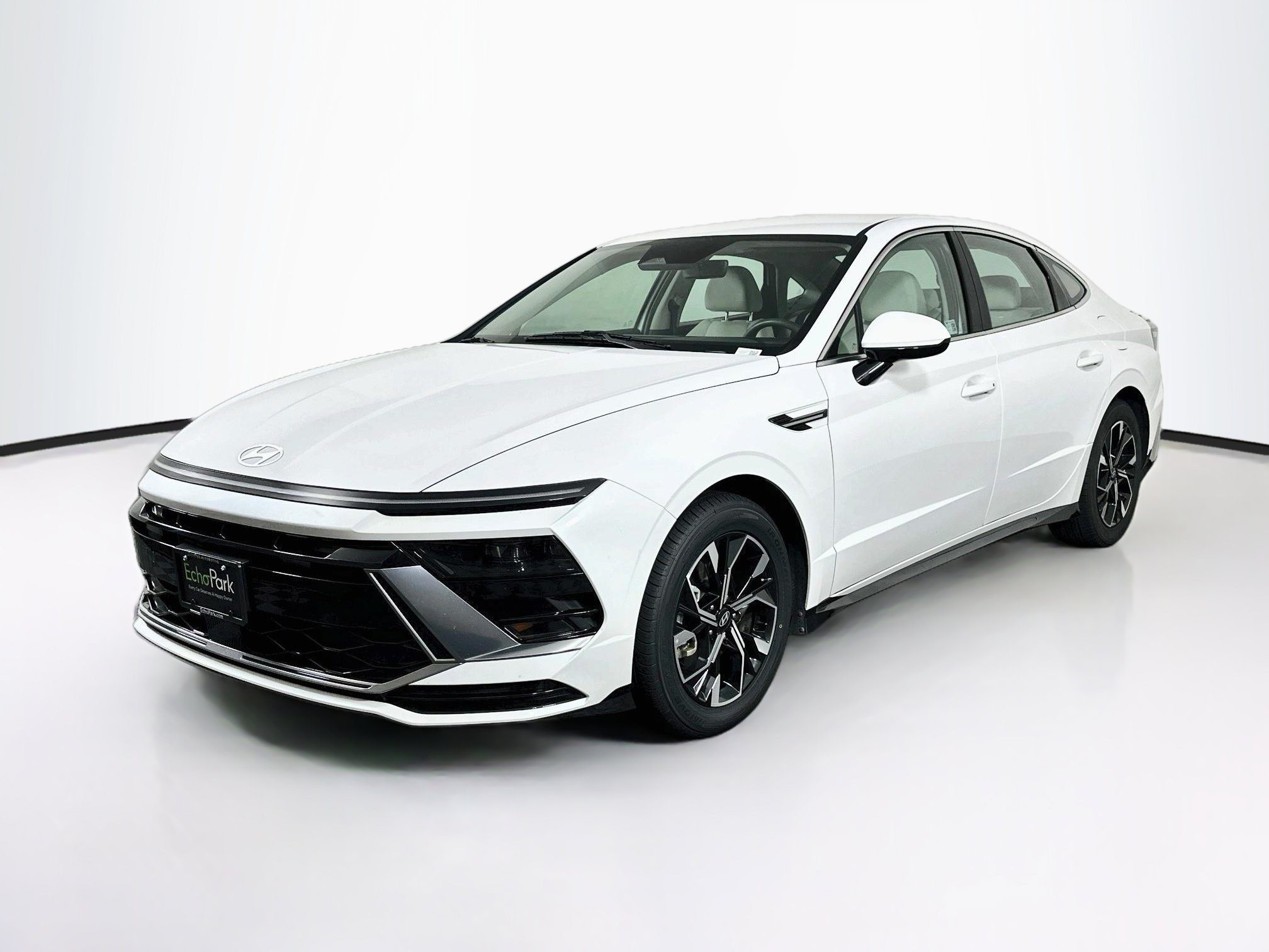 Used 2025 Hyundai Sonata SEL FWD image 3