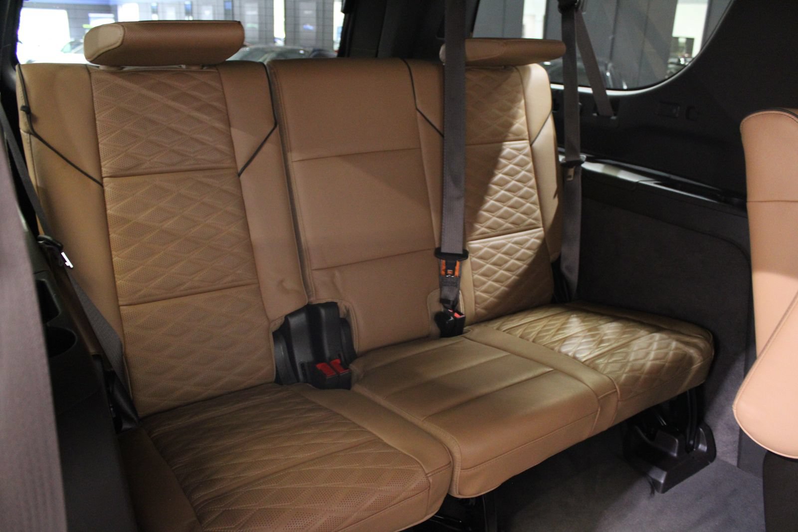 Used 2023 Cadillac Escalade ESV Premium Luxury w/ Performance Package AWD/4WD image 23