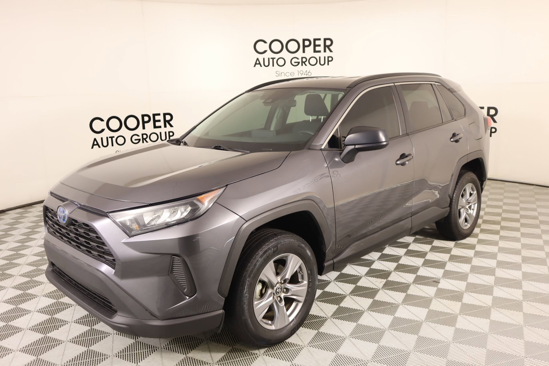 Used 2022 Toyota RAV4 LE image 9