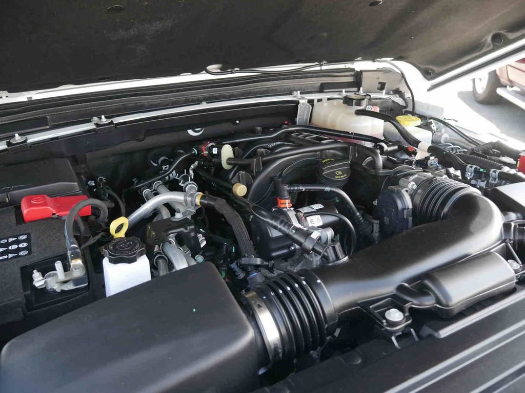 Used 2023 Jeep Wrangler Unlimited Sahara AWD/4WD image 13
