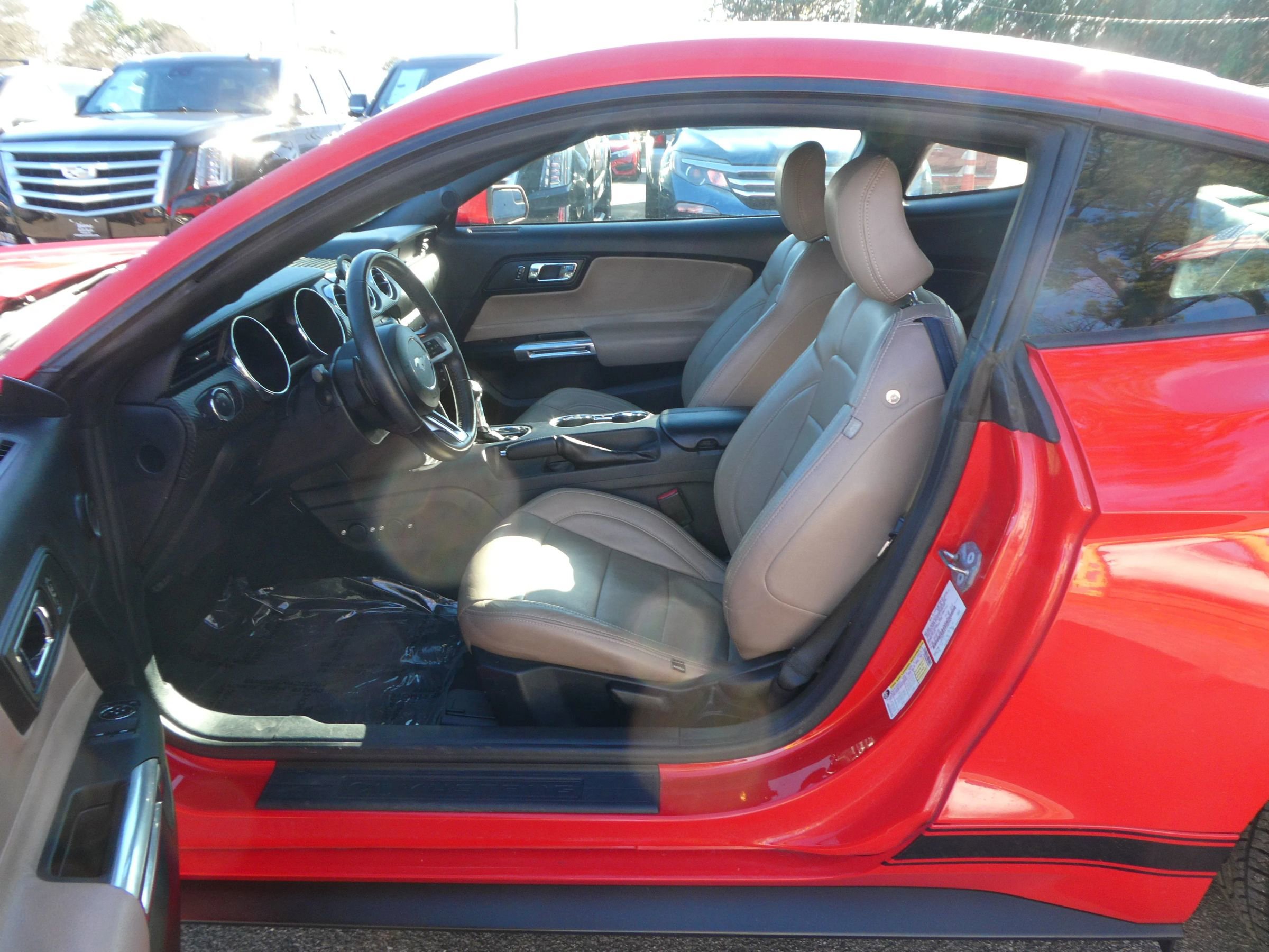 Used 2015 Ford Mustang Coupe image 12