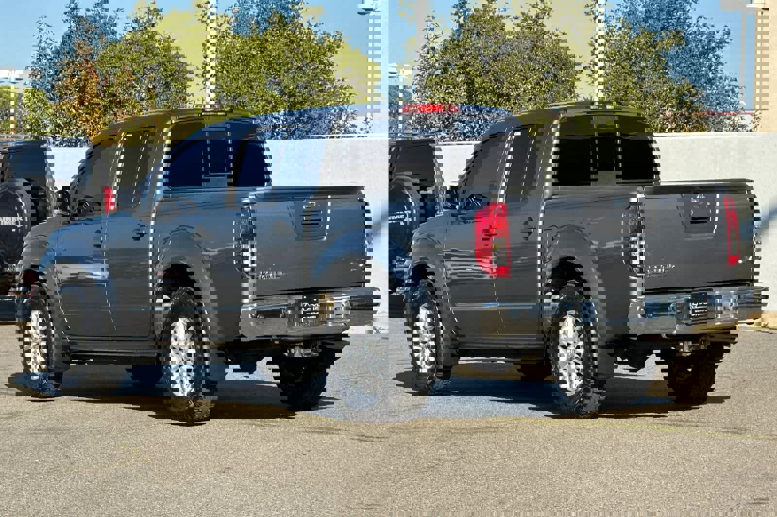 Used 2020 Nissan Frontier SV image 7