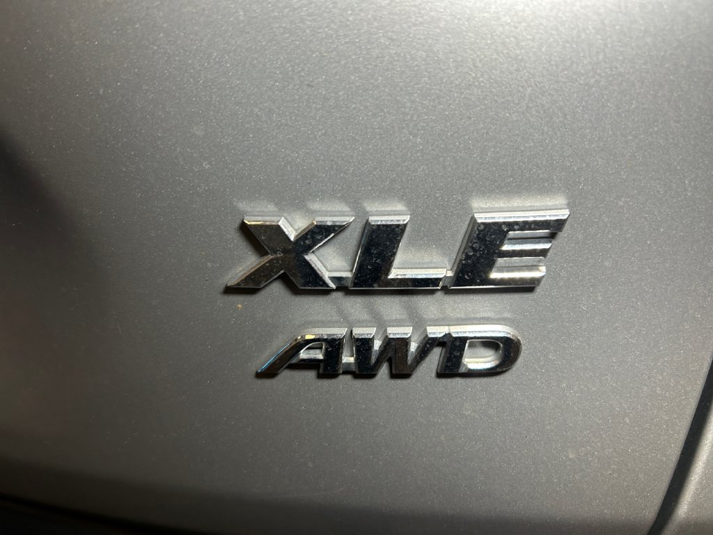 Used 2025 Toyota RAV4 XLE AWD/4WD image 18