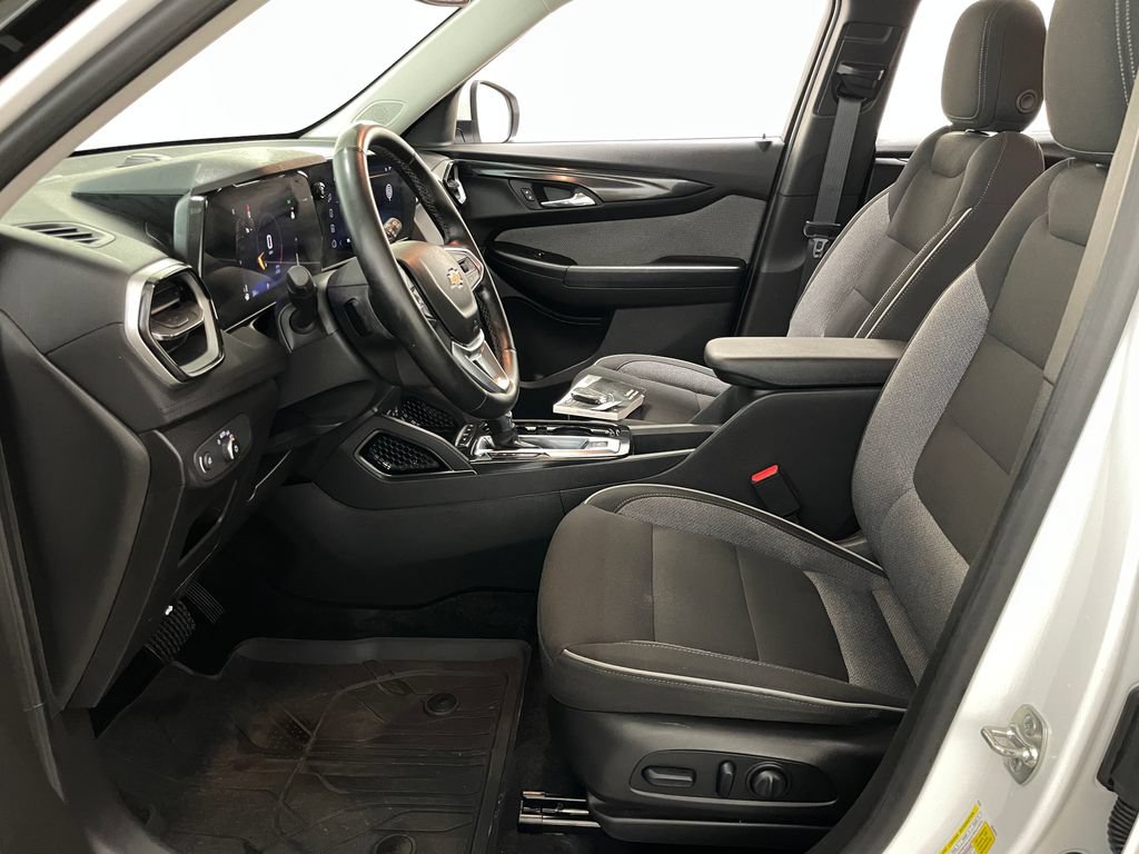 Certified 2025 Chevrolet TrailBlazer LT w/ Convenience Package FWD image 7