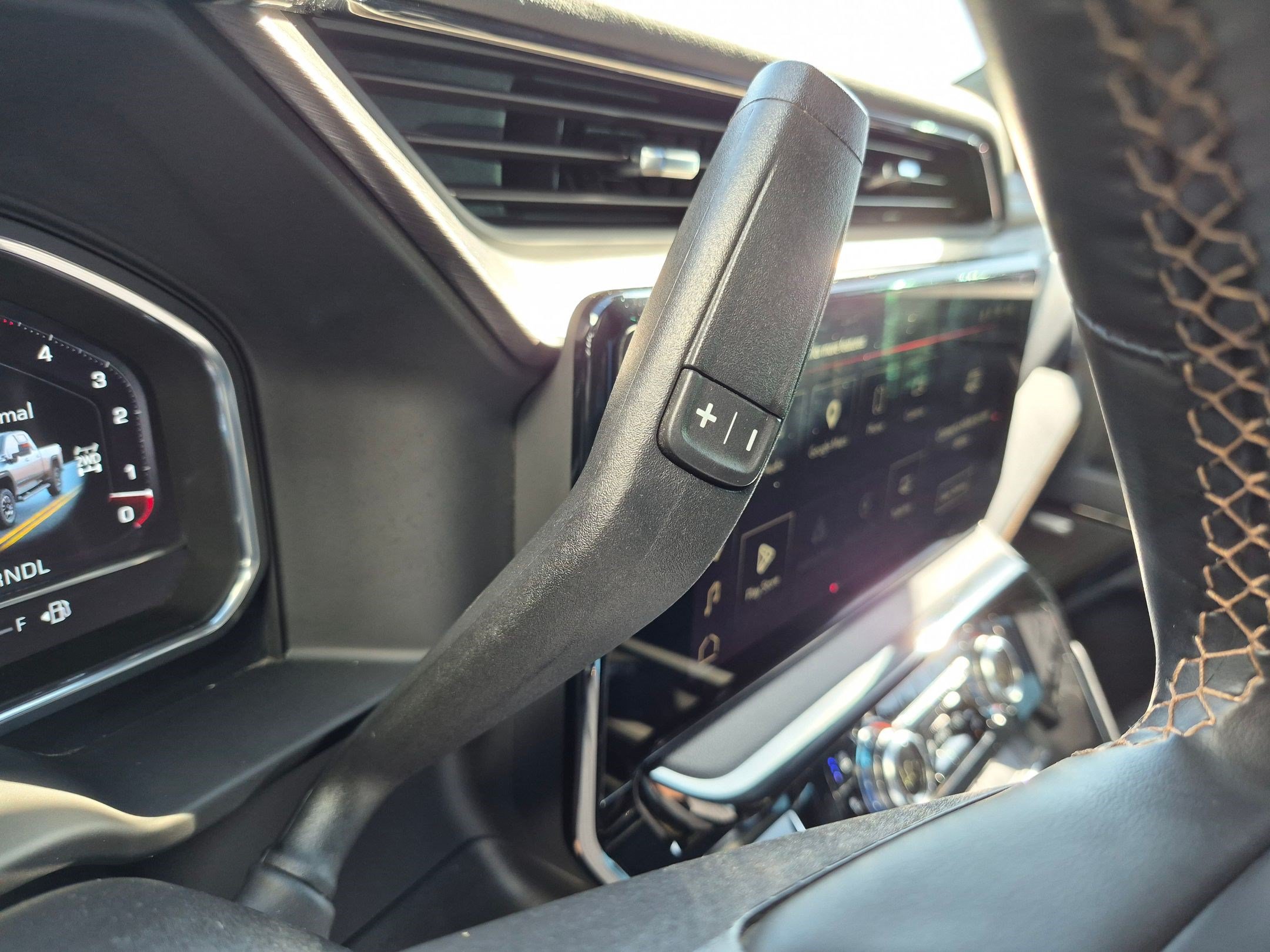 Used 2025 GMC Sierra 2500 AT4 AWD/4WD image 27