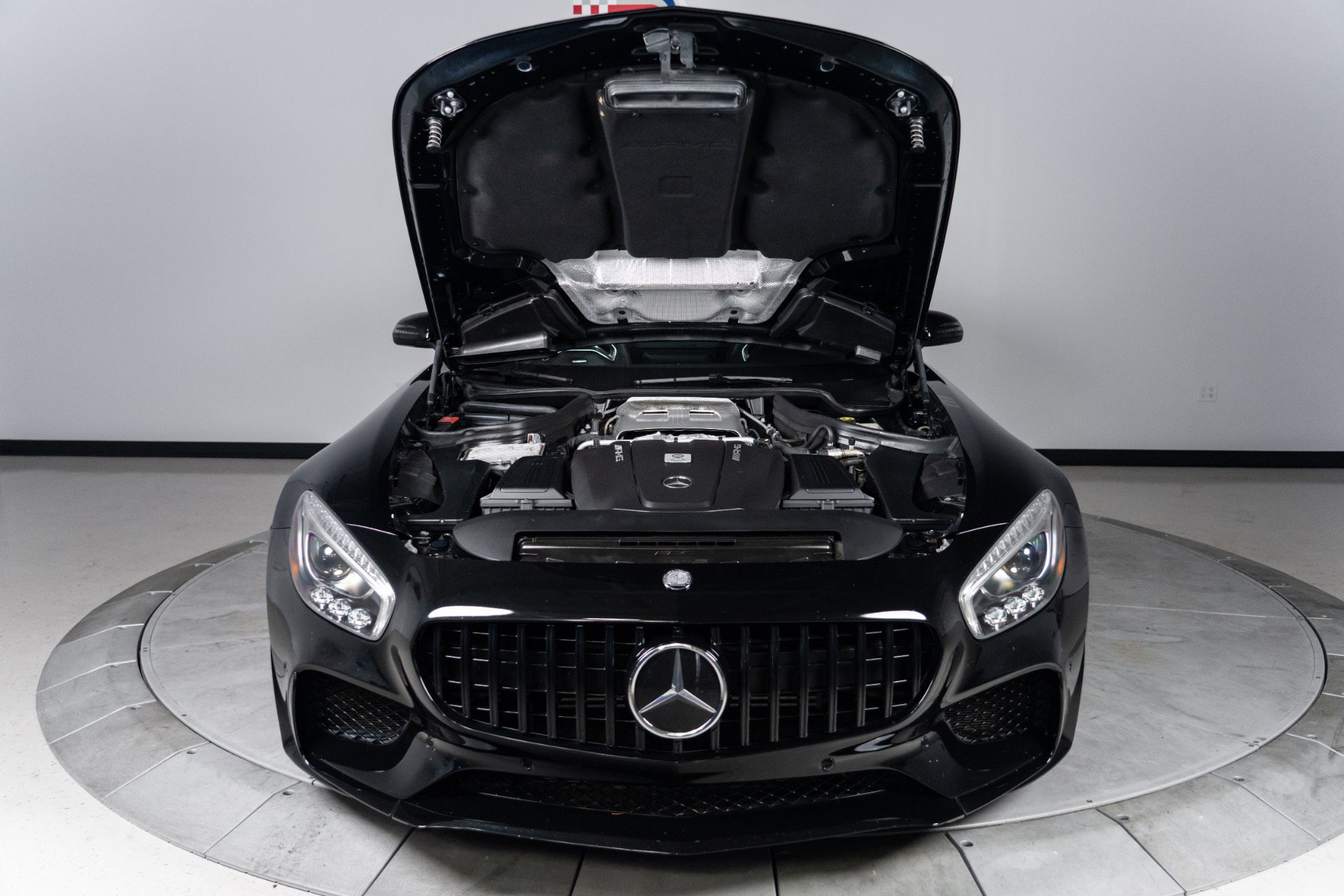 Used 2017 Mercedes-Benz AMG GT Coupe w/ Exclusive Interior Package image 33