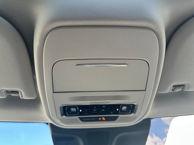 Used 2025 Lincoln Navigator L Reserve AWD/4WD image 27