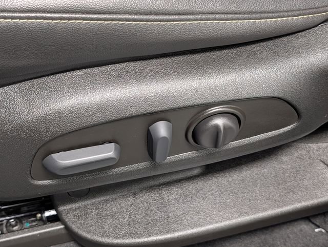 Used 2023 Chevrolet Traverse LT w/ LT Premium Package image 12