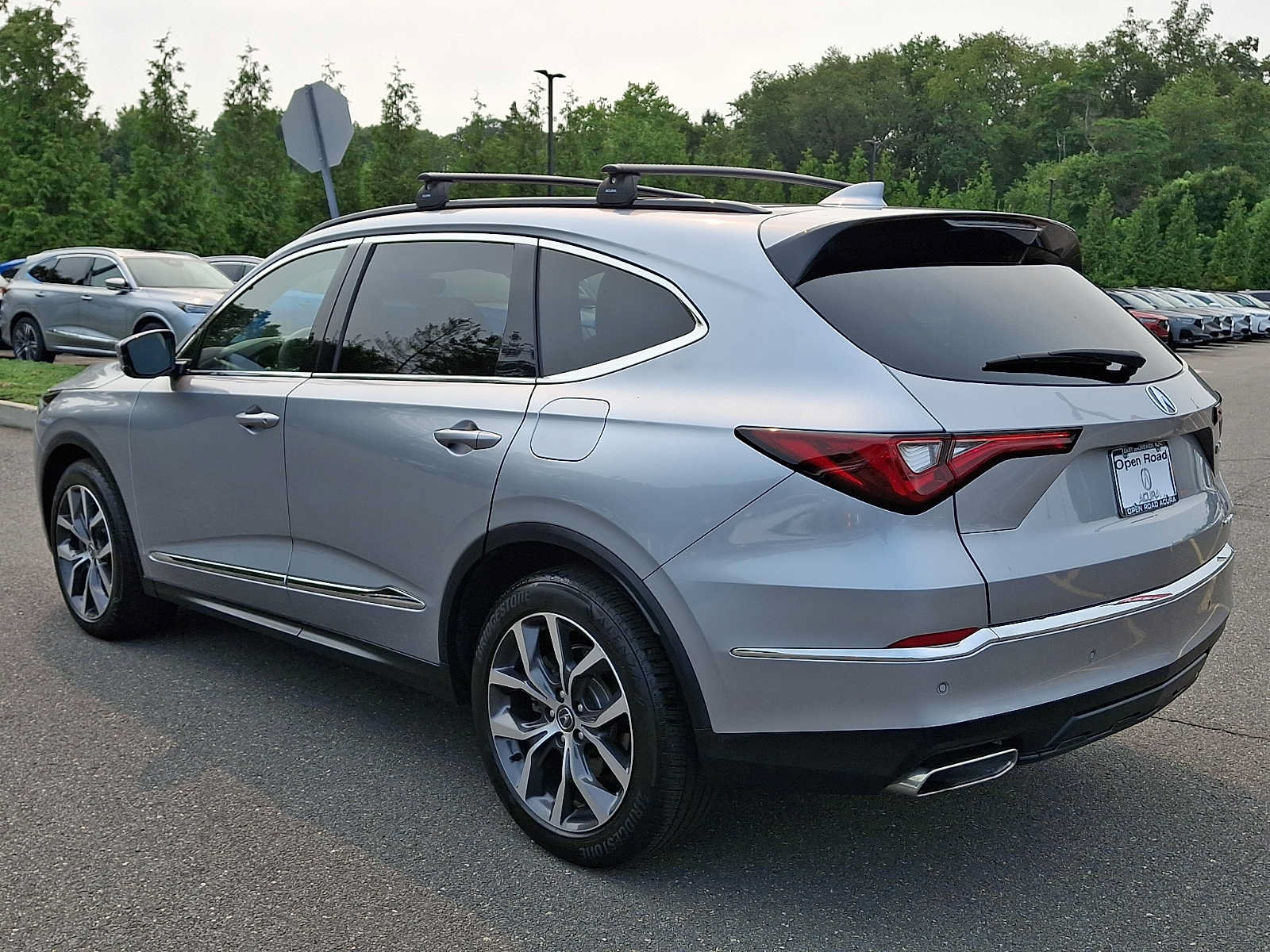 Certified 2024 Acura MDX SH-AWD w/ Technology Package image 4