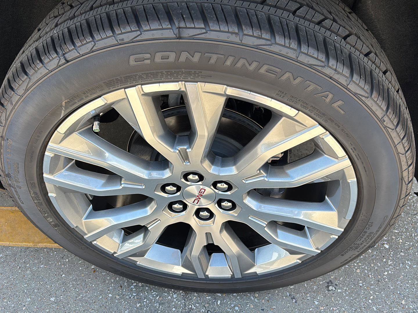 New 2025 GMC Acadia Denali w/ Super Cruise Package image 12