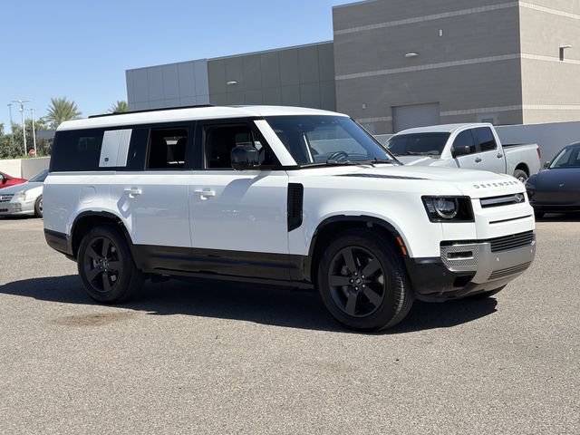 Used 2023 Land Rover Defender 130 SE AWD/4WD image 4