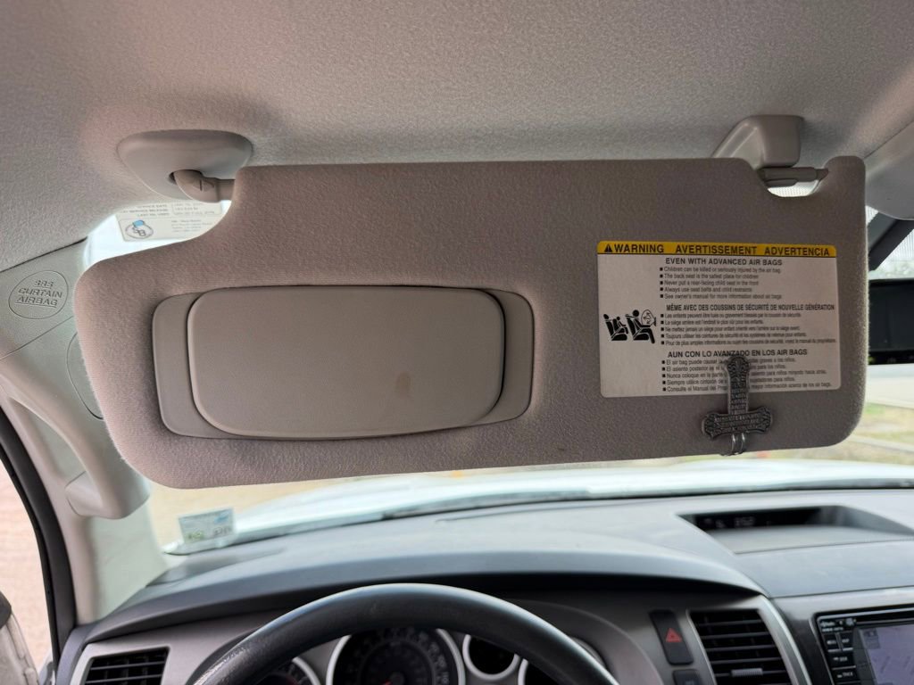 Used 2013 Toyota Tundra 2WD CrewMax w/ SR5 Pkg image 17