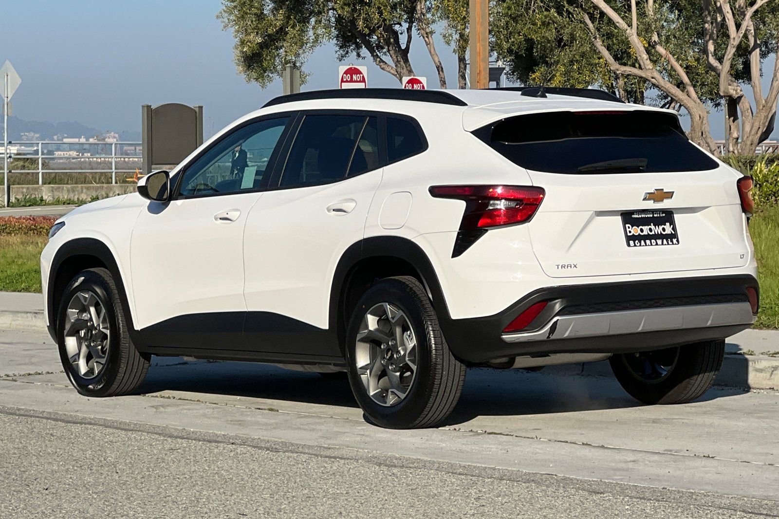 Used 2025 Chevrolet Trax LT w/ LT Convenience Package image 6